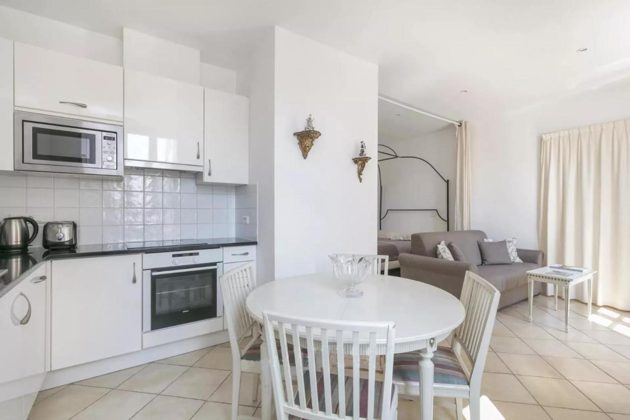 La Terrasse De Mademoiselle Apartment Versailles Bagian luar foto