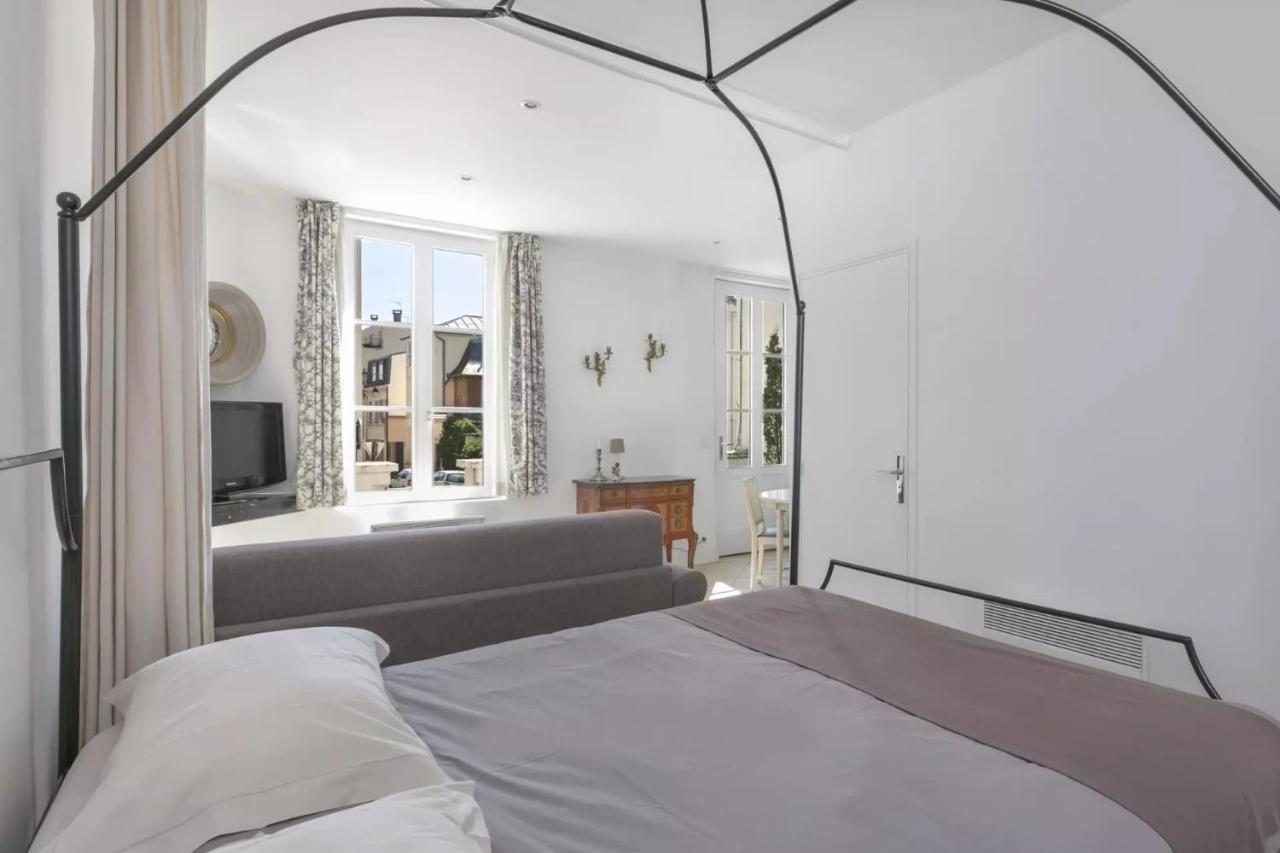 La Terrasse De Mademoiselle Apartment Versailles Bagian luar foto